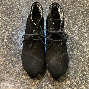 Toms wedges